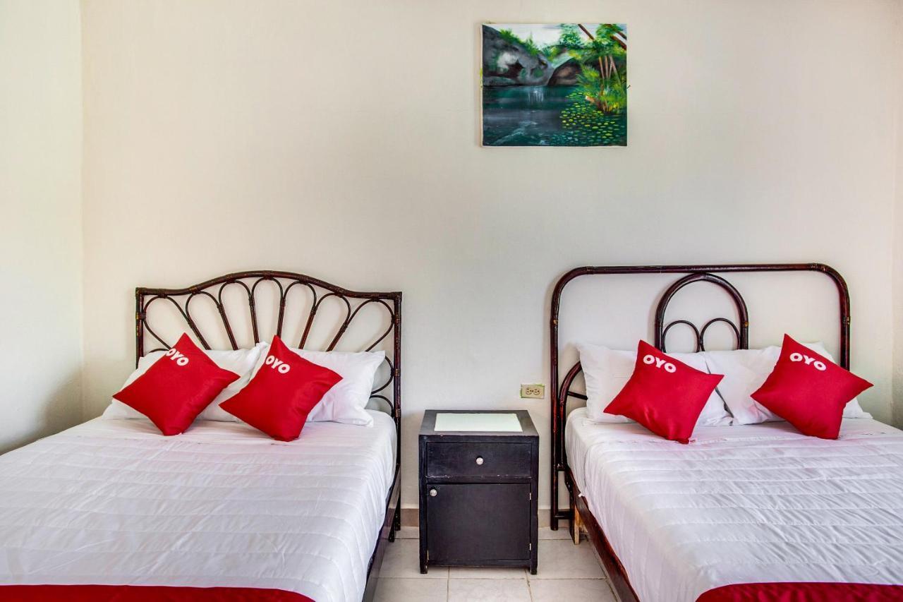 OYO Hotel Addy Tulum Pueblo Buitenkant foto