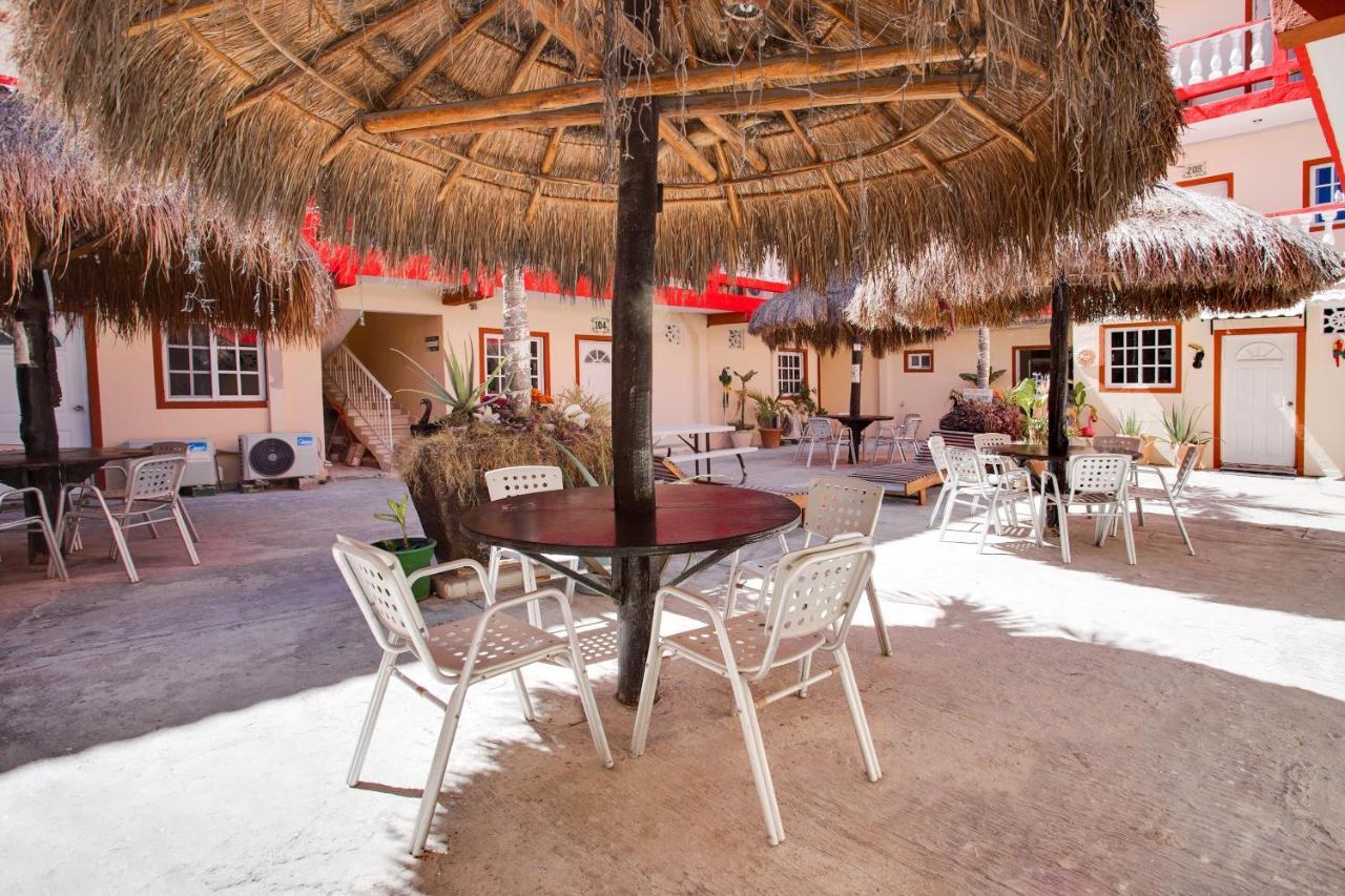 OYO Hotel Addy Tulum Pueblo Buitenkant foto