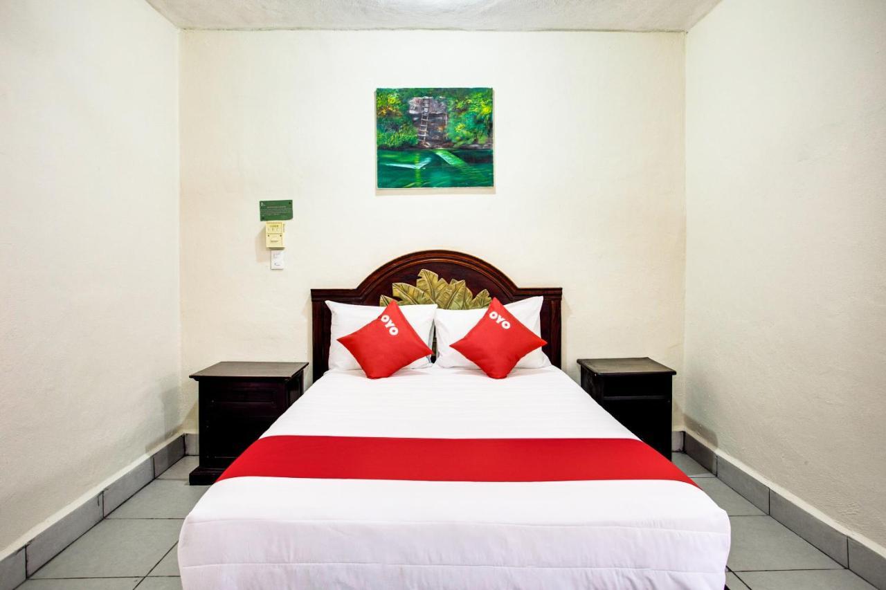 OYO Hotel Addy Tulum Pueblo Buitenkant foto